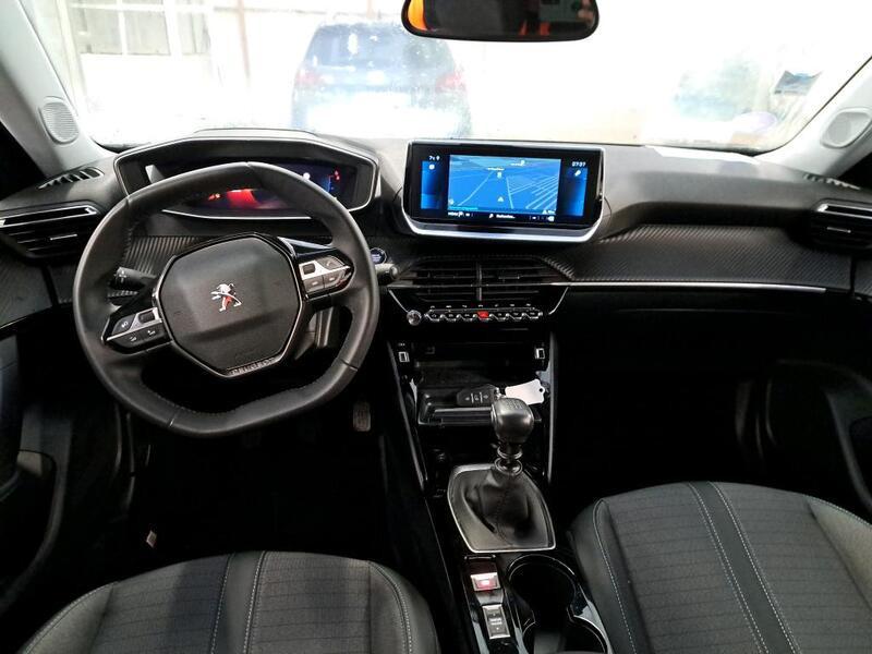 Peugeot 2008 Allure Business 1.2 PureTech 130 – Bild 2