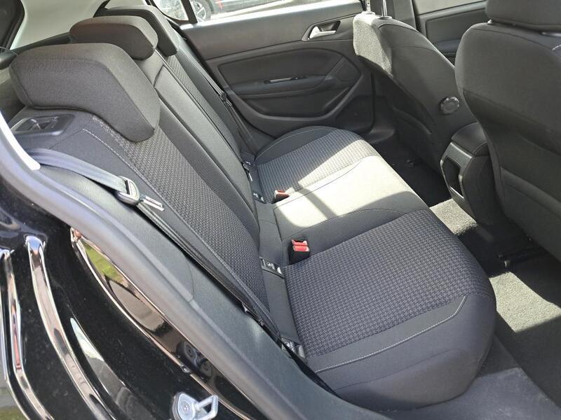 Peugeot 308 Active Business 1.5 HDi 130 – Bild 5