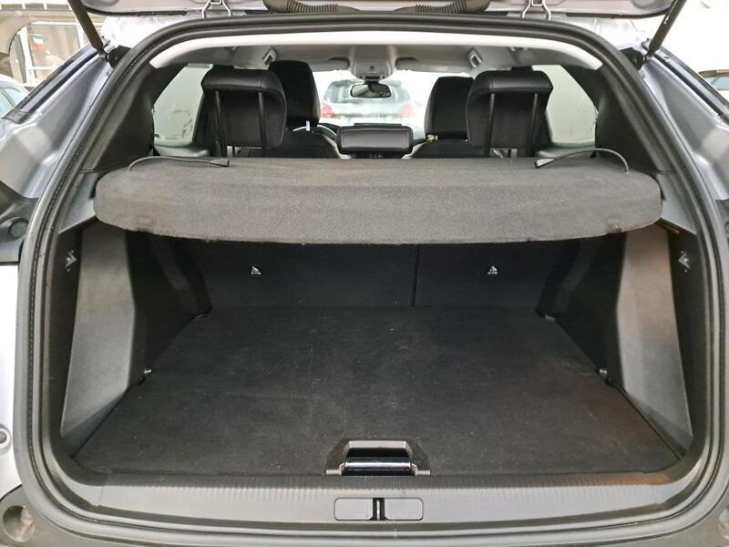 Peugeot 2008 Allure Business 1.2 PureTech 130 – Bild 4