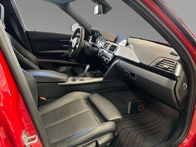 BMW 3 Series Red – Bild 10