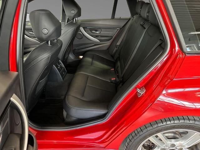 BMW 3 Series Red – Bild 4