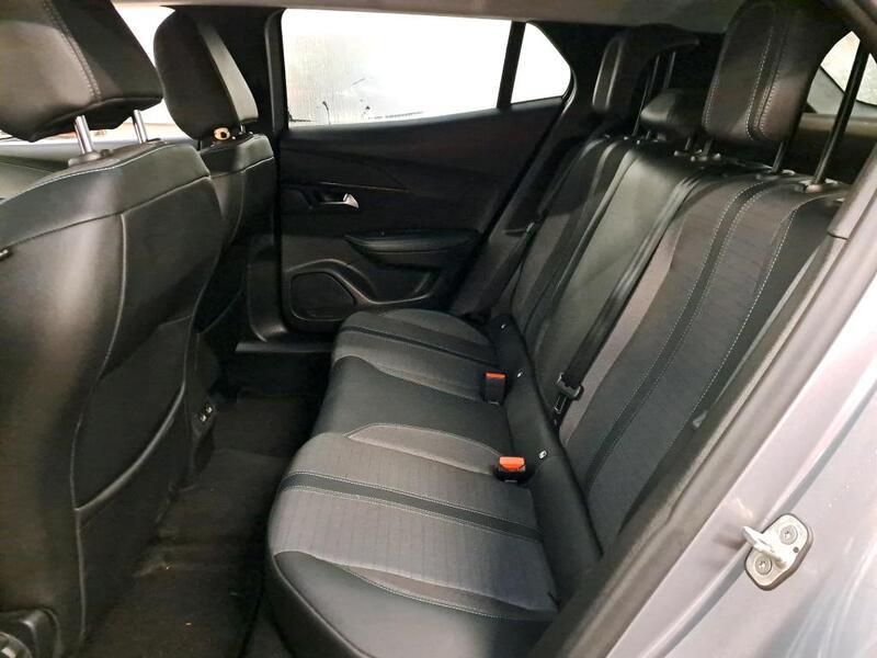 Peugeot 2008 Allure Business 1.2 PureTech 130 – Bild 10